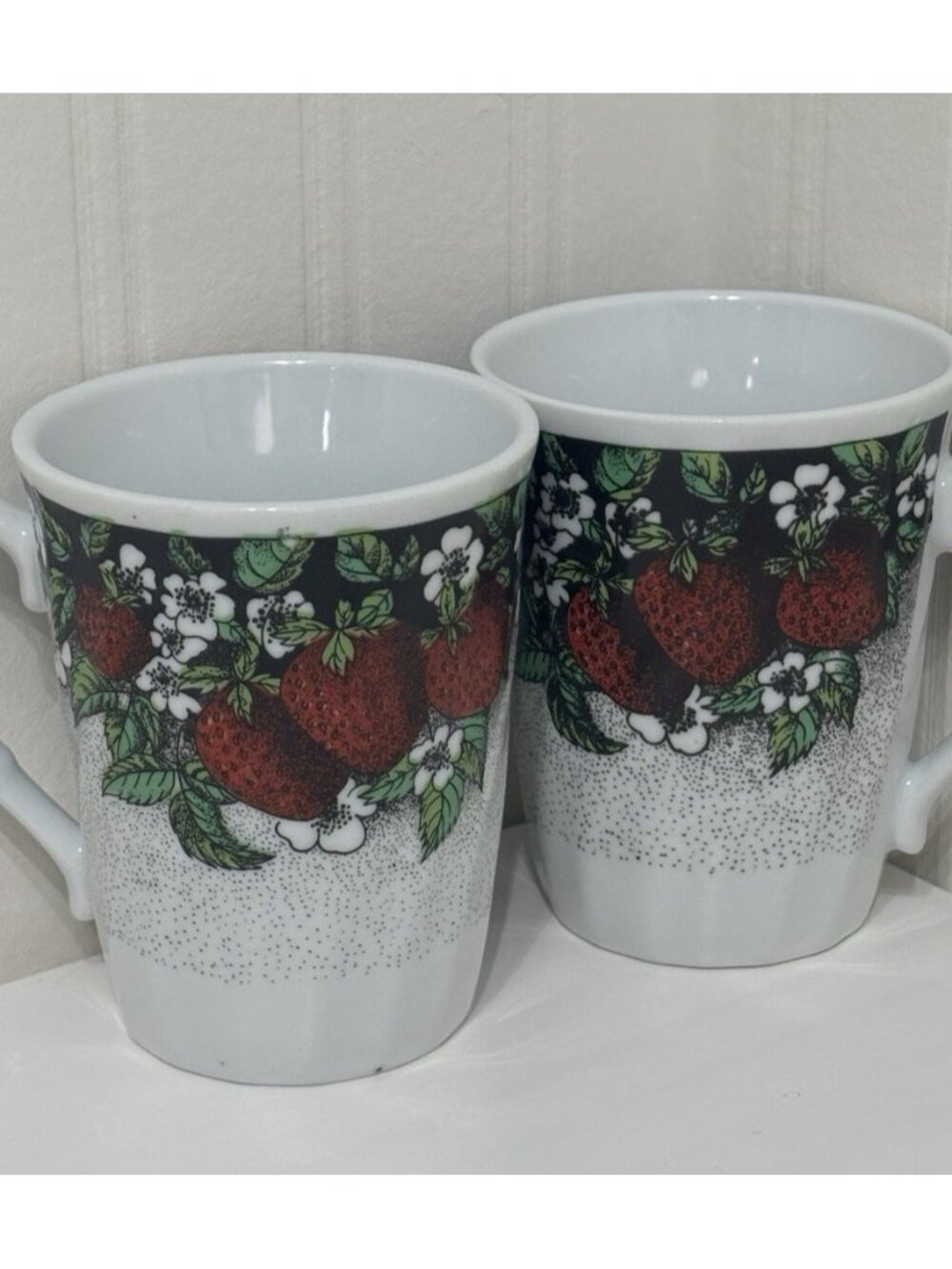 Vintage Strawberry & Strawberry Blossoms Tea Coffee Mug 10oz Swirl Cup Set Ot 2